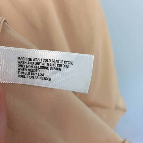 Gap Sleeveless Drape Neck Elastic Waist Ruffle Satin Dress Women’s Size 0 Beige - Picture 10 of 12